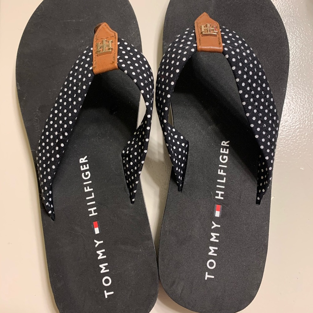 Tommy flip flops!